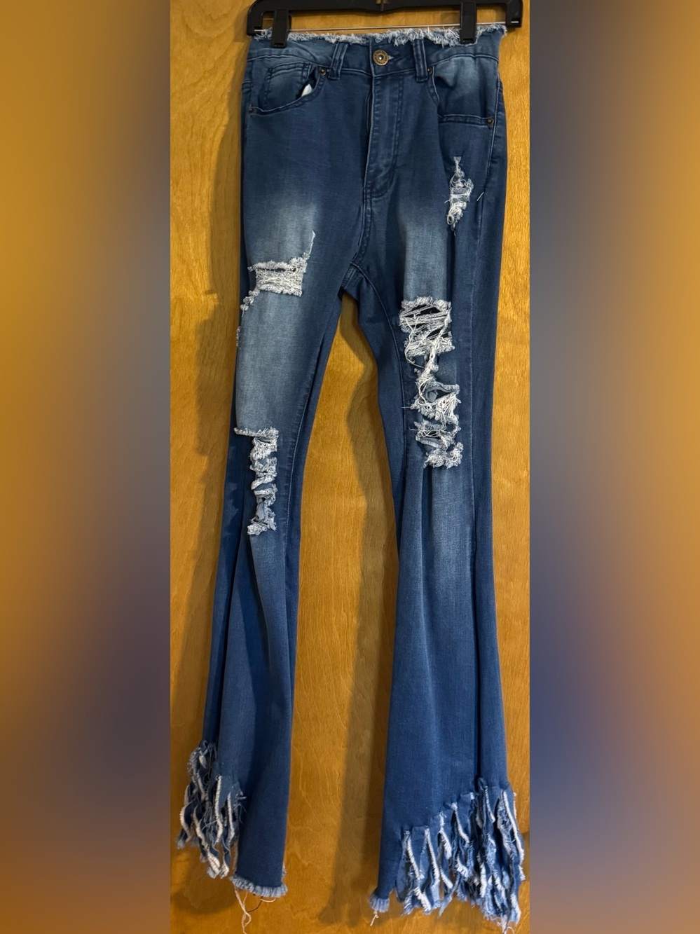 Women’s Distressed Fringe Hem Blue Jeans REDFOX SIZE 5. Stretchy fits like a 3